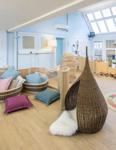 Suelo Vinílico Guardería Tarima Beige Anhidro AN-010W