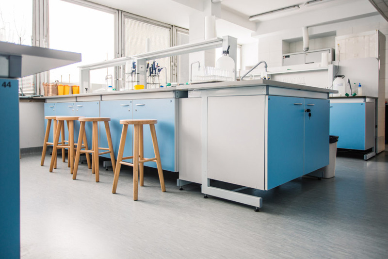 Suelo Viníico Homogéneo Colegio